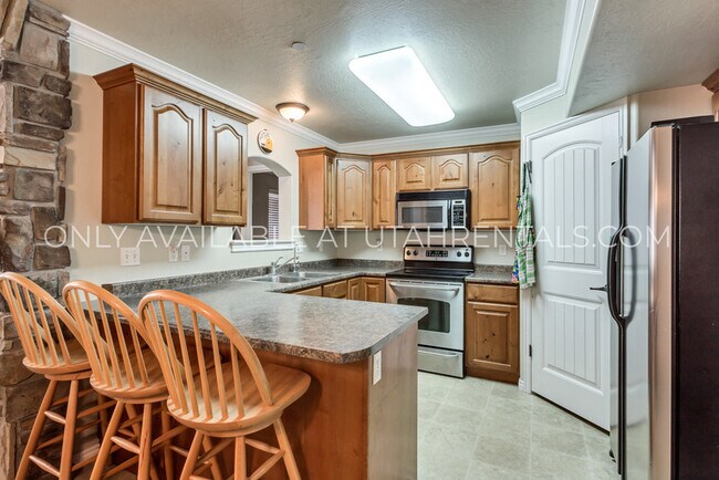Building Photo - 956 W 580 S