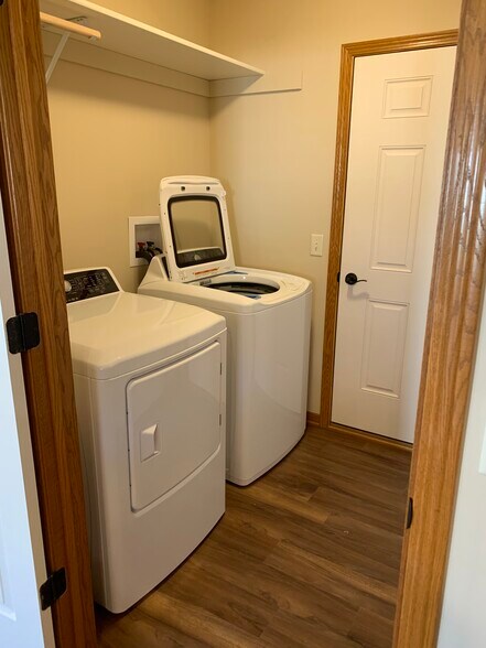 Building Photo - 9052 Tumbleweed Dr