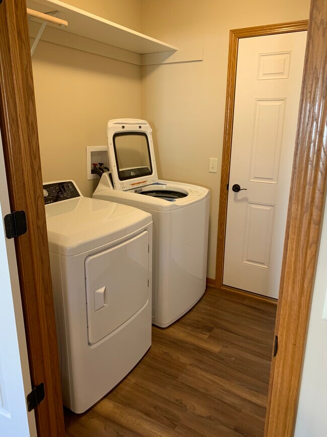 Building Photo - 9052 Tumbleweed Dr