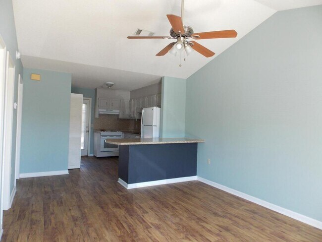 Building Photo - 140 Lanier Dr