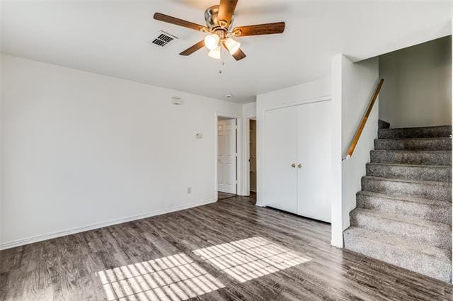 Building Photo - 325 Queens Ct S