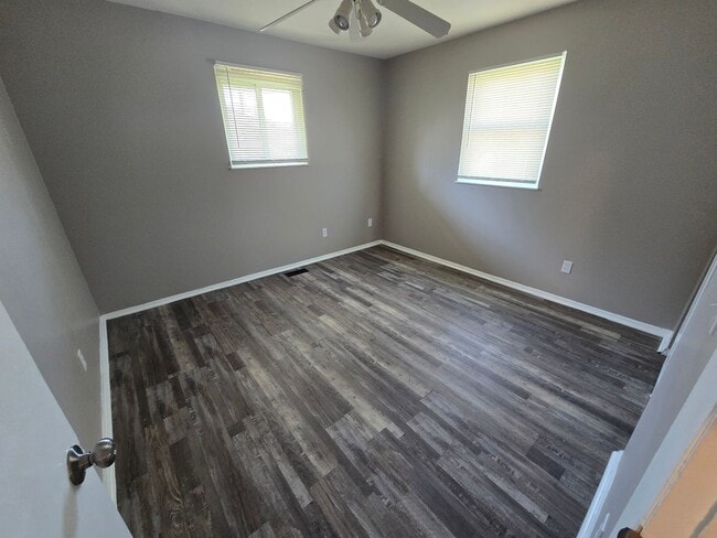 Building Photo - 4 Bedroom House