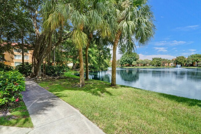 Building Photo - Renovated and Updated 2 Bed, 2 Bath Condo ...