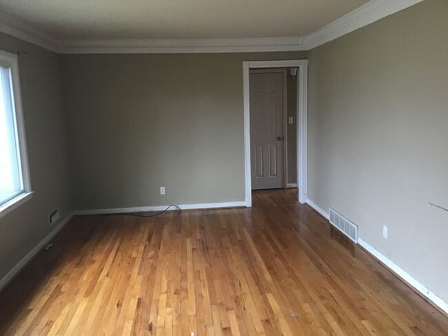 Building Photo - COMING SOON! - Newly Renovated 3Bd, 2Bth i...