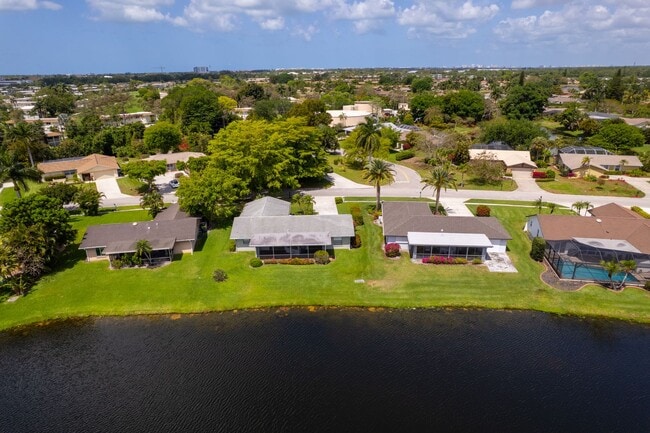 Building Photo - ** LAKEWOOD ** 3 BED / 2 BATH / GARAGE - SINGLE FAMILY HOME - GREAT LOCATION! - PET OK - ANNUAL R...