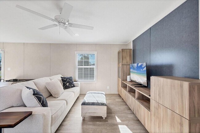 Building Photo - 3230 Smith St