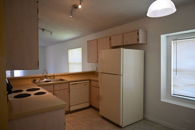 Building Photo - 1513 Rivers Edge Dr