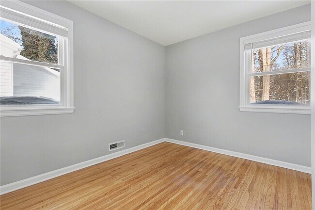 Building Photo - 534 Glenview Ct