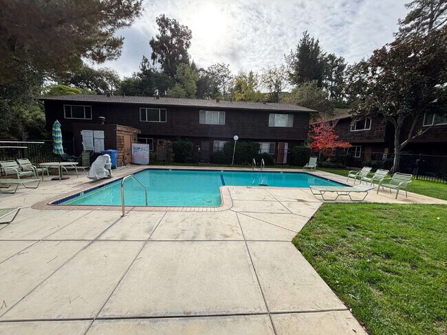 Building Photo - 3287 Marlene Dr