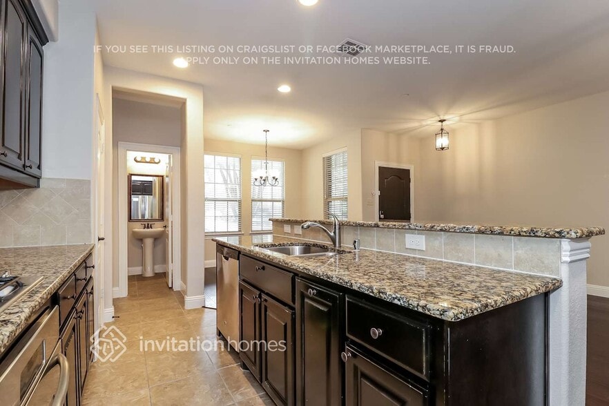 Building Photo - 4217 Riverview Dr