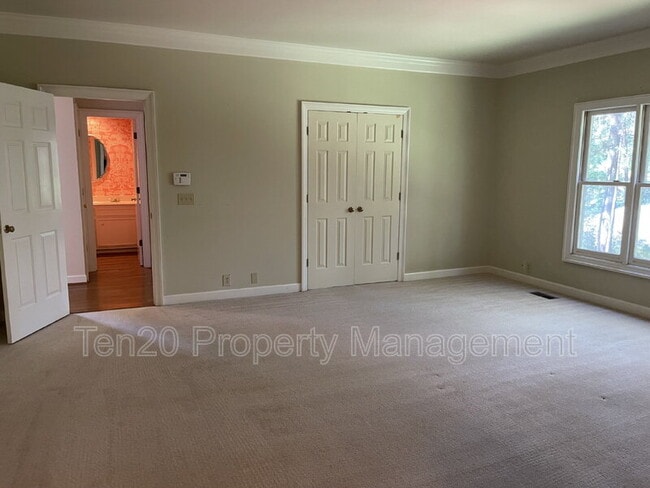 Building Photo - 1544 Glencoe Dr