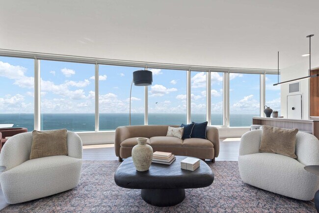 Building Photo - 1000 S Michigan Ave