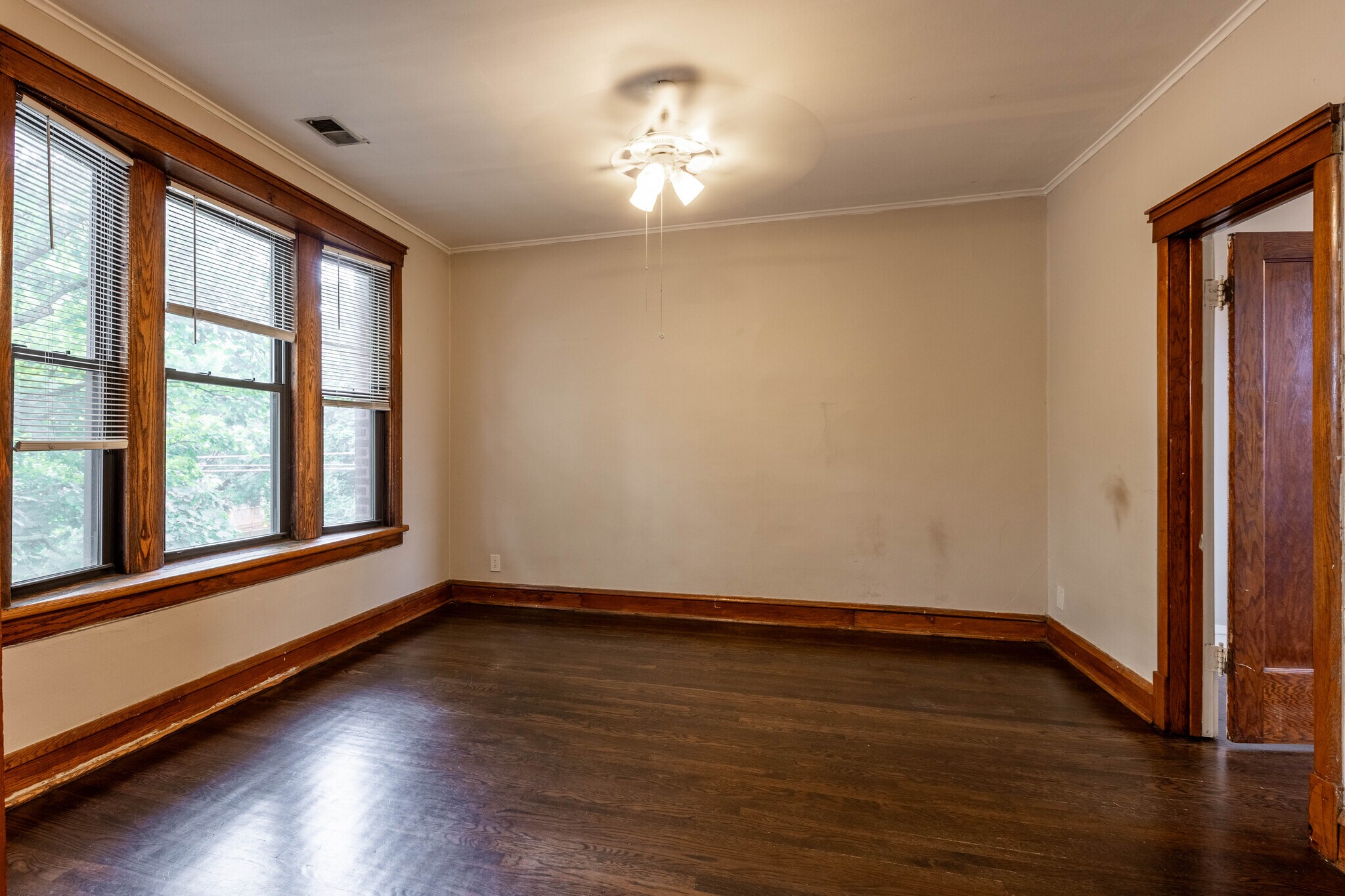 Building Photo - 3620 W Grace St