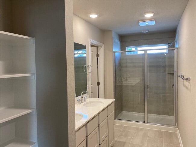 Building Photo - 670 Pepperbark Loop