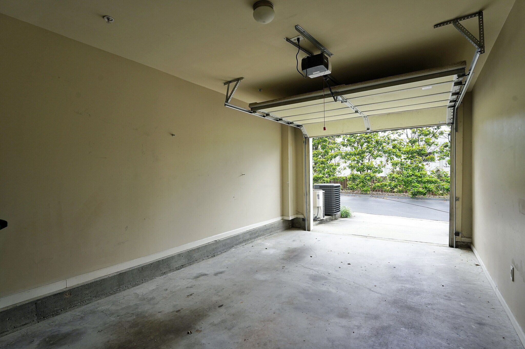 Building Photo - 307 Le Gran Bnd