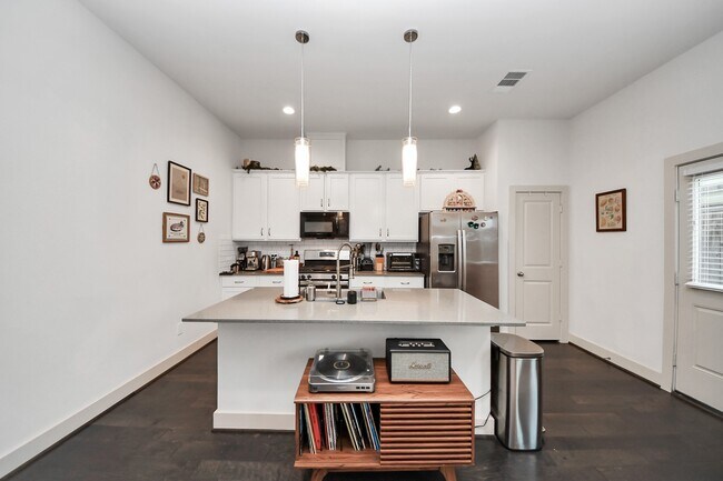 Building Photo - 9448 Kerrwood Ln