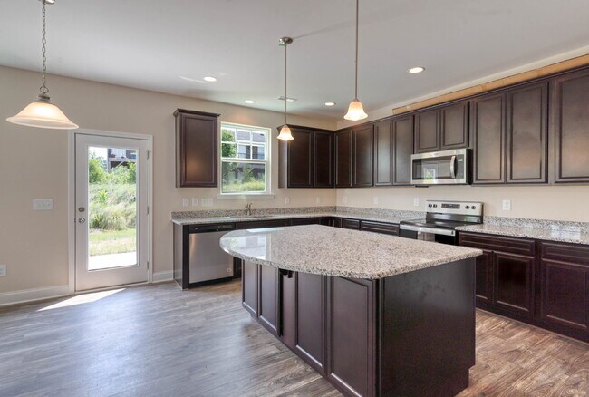 Building Photo - Available on July 10! Modern Home with Spacious Layout Near Downtown Kernersville