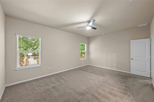 Building Photo - 135 Cibolo Creek Dr