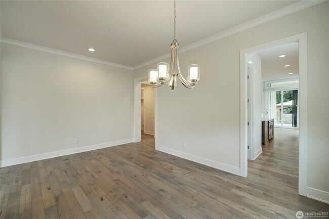 Building Photo - 5Bd/4Ba Bellevue House