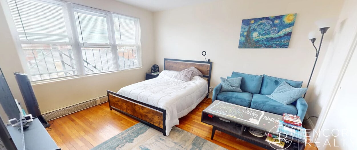 Building Photo - 116 Holland St