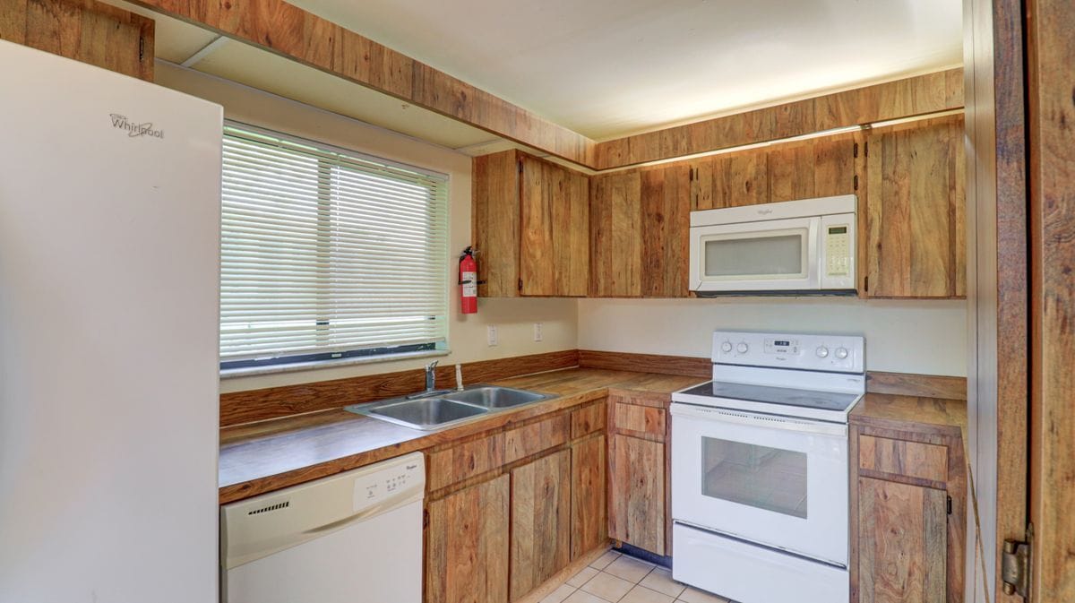 Building Photo - 15206 W Pond Woods Dr
