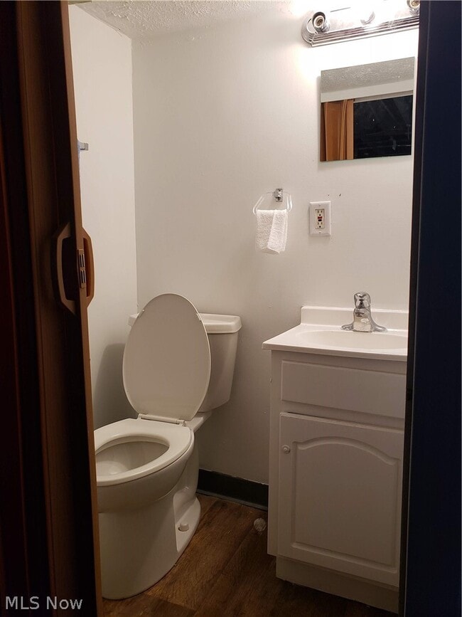 Building Photo - 4083 E 143rd St