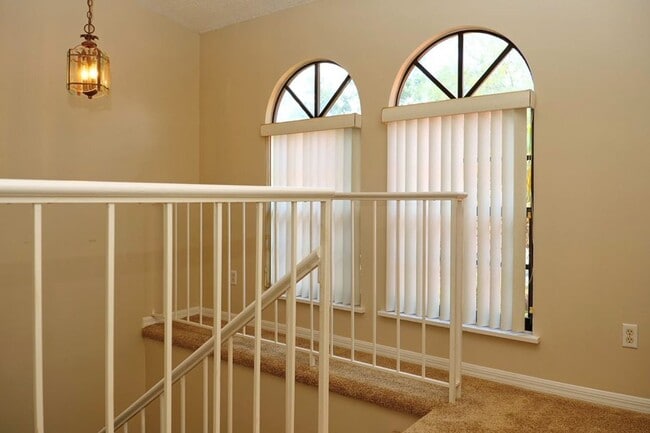 Building Photo - Dr. Phillips Townhome in Gated Community