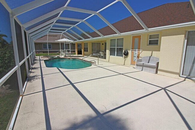 Building Photo - 10 Pine Valley Ln
