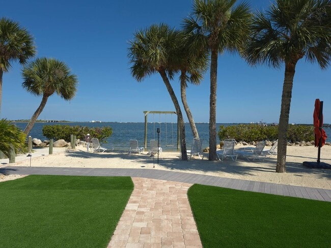 Building Photo - 200 S Banana River Dr