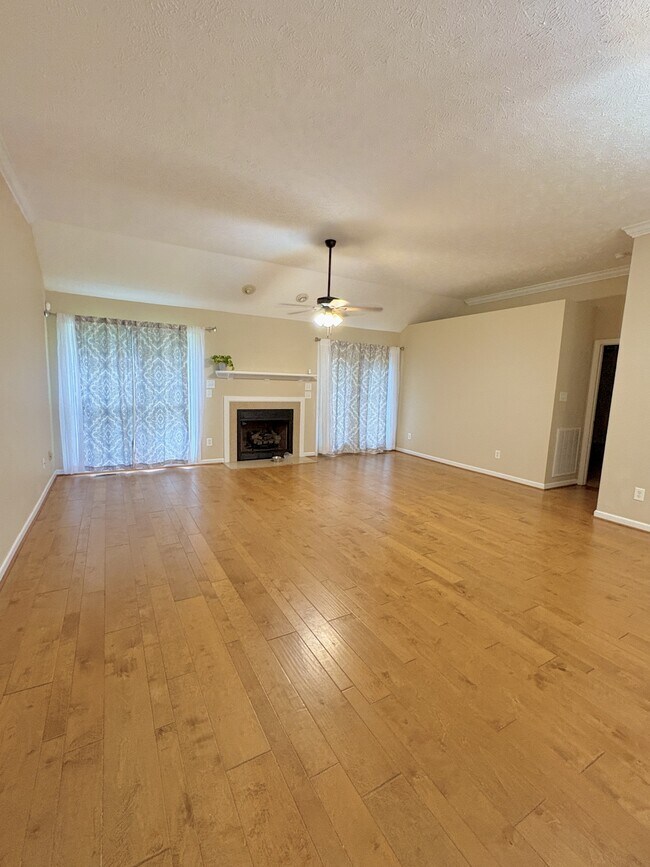 Building Photo - 2741 Millmann Rd