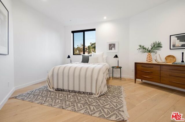 Building Photo - 3400 Sunset Blvd