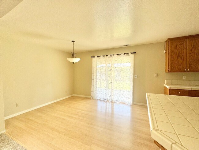Building Photo - Beautiful Home in Amber Grove