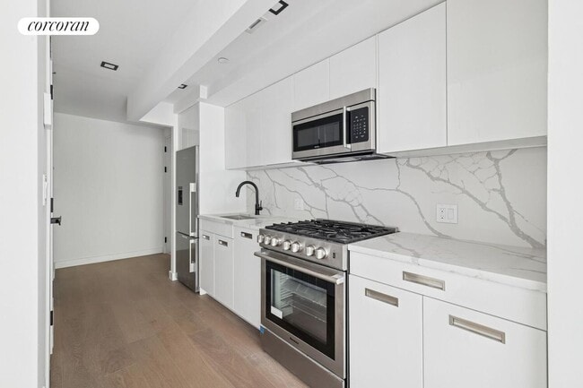 Primary Photo - 428 E 9th St