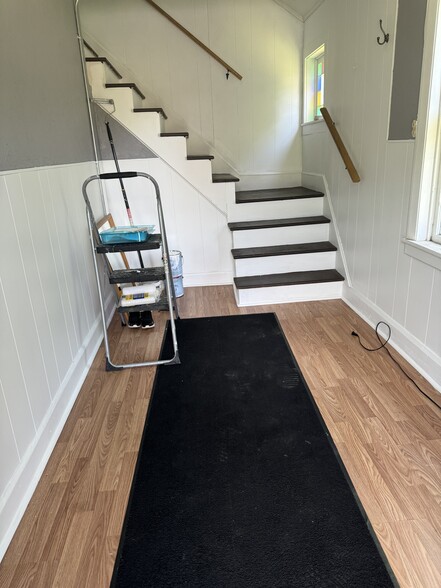 Building Photo - 331 King Philip St