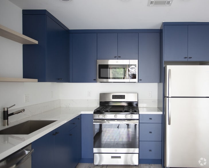2BR, 2BA-950 SF - The Lex @ 4522 Lexington