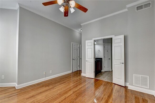 Building Photo - 813 Clifton Heights Ln NE