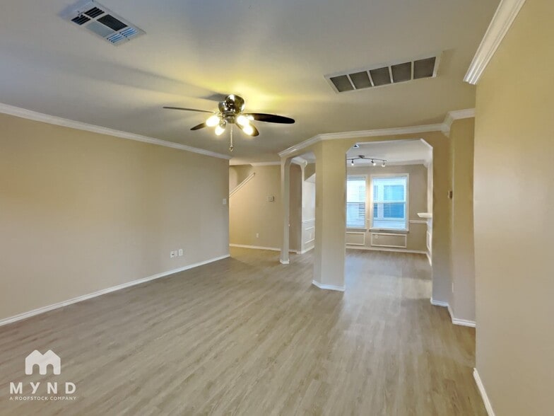 Building Photo - 5644 Brougham Way