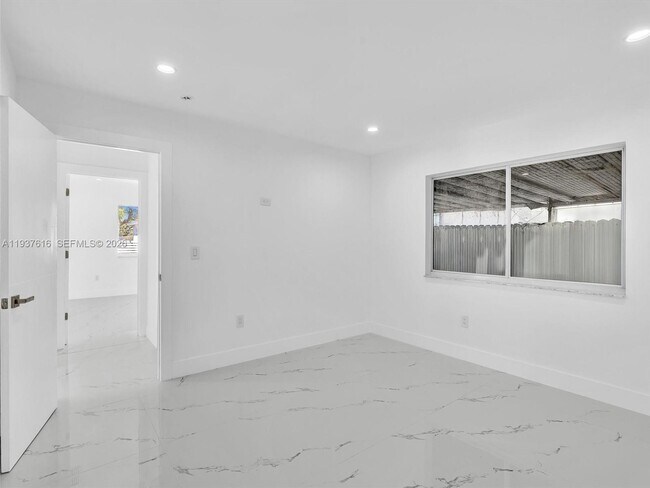 Building Photo - 3354 NW 50th St