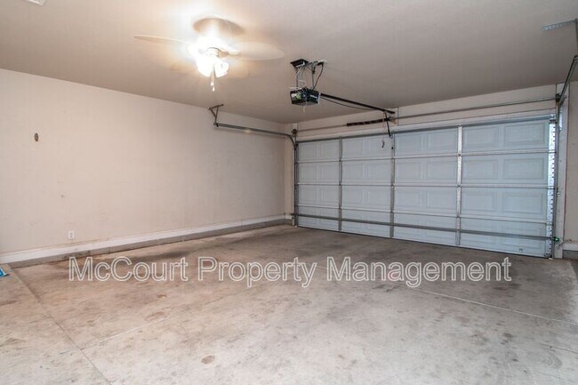 Building Photo - 805 Candlestick Dr