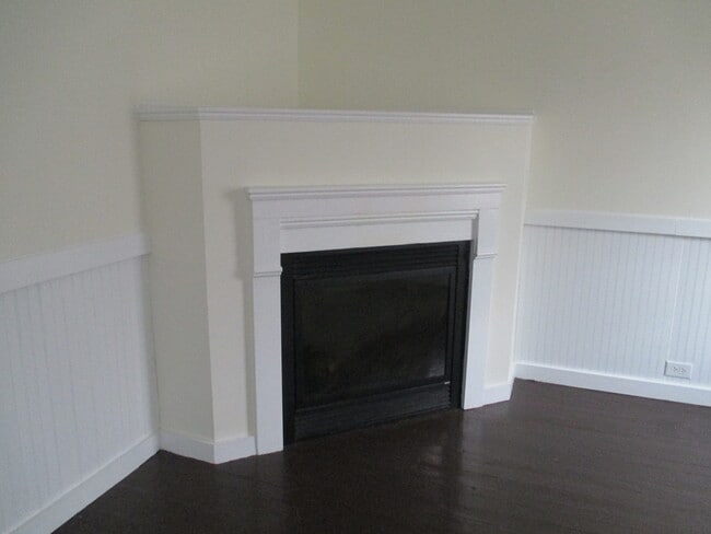 Building Photo - 611 Johnson St