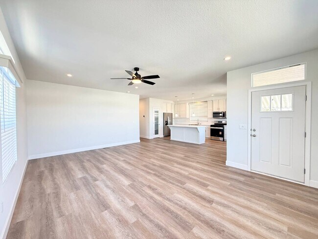 Building Photo - 44 Pine Via