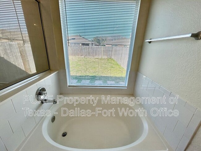 Building Photo - 1717 Wind Dancer Trail