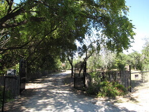 Building Photo - Horse Property