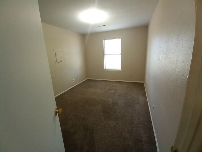 Building Photo - 950 Monterey Way