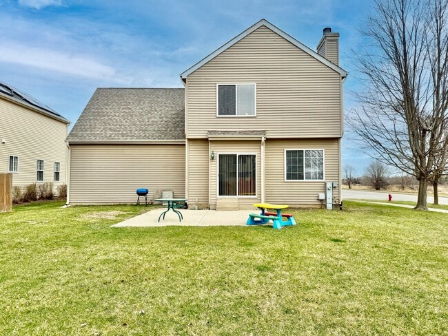 Building Photo - 2479 Montclair Ln