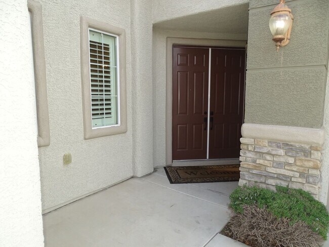 Building Photo - West Summerlin 5 Bedroom, Bed & Full Bath 1st Floor, Beauty