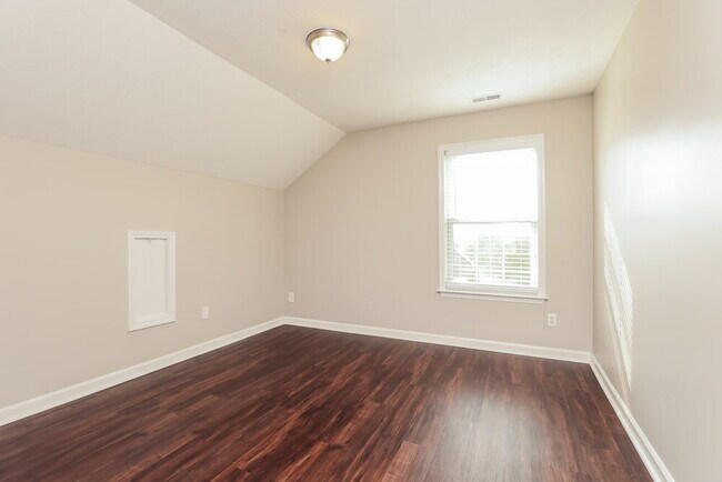 Building Photo - 693 Almondwood Pl