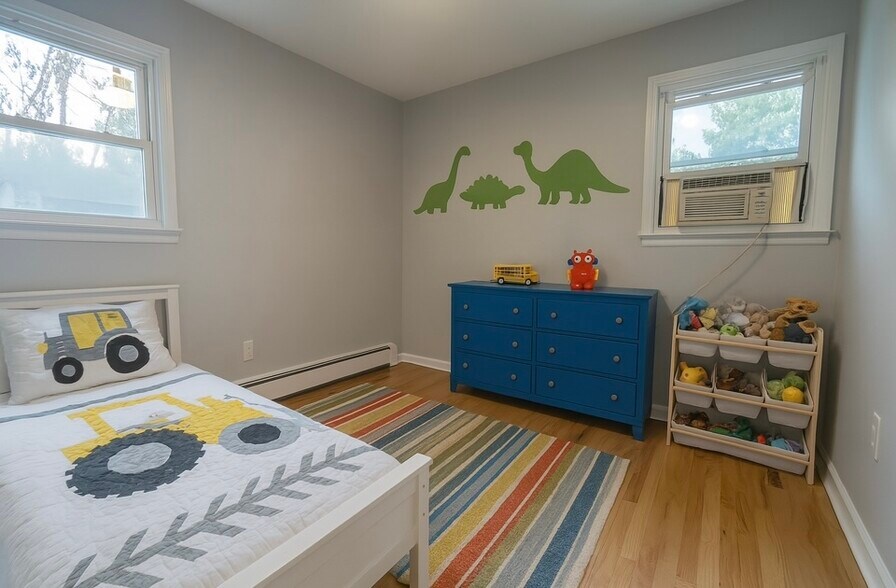 Building Photo - 34 Warman St