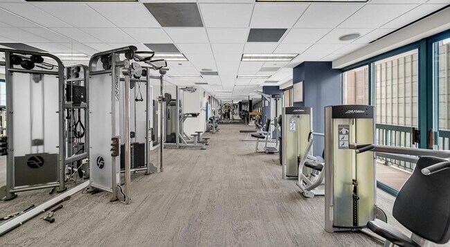 Building Photo - 1 W Superior St