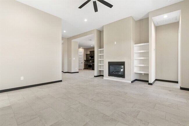 Building Photo - 208 Silverleaf Rd